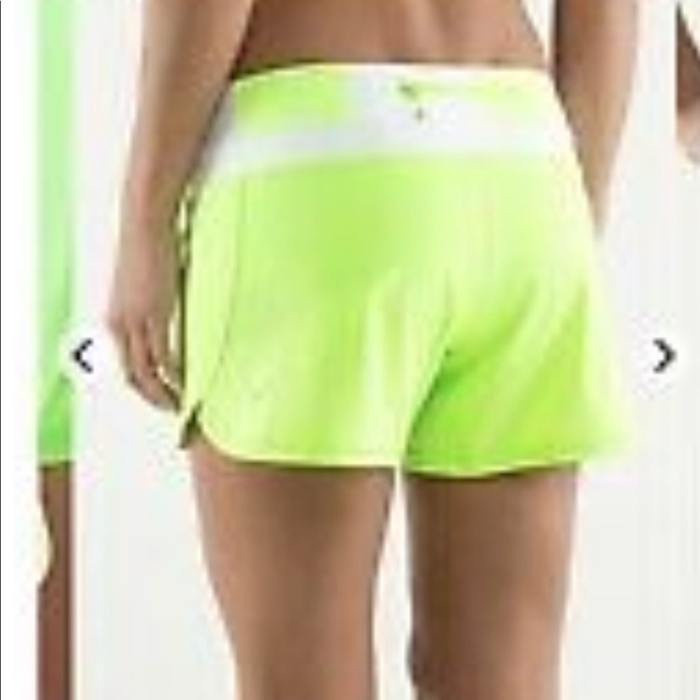 RARE ZIPPY GREEN  LULULEMON GROVE SHORTS